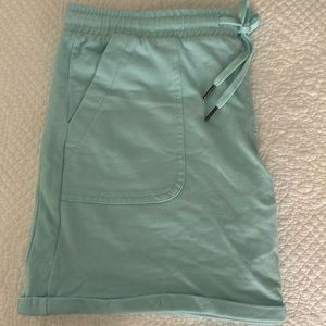 NWOT SHORTS